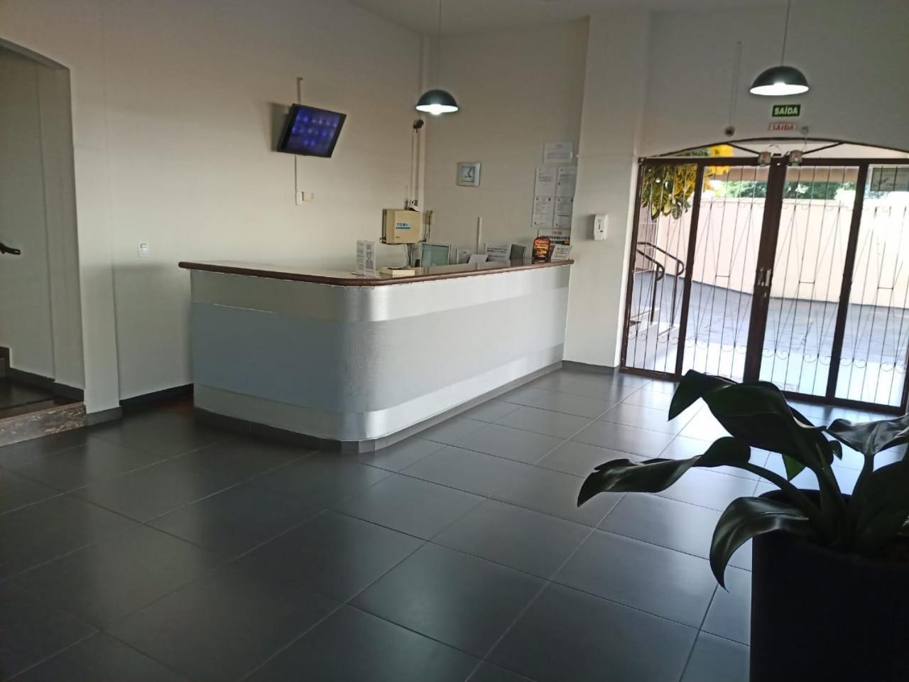Hotel Cacula ลอนดริน่า ภายนอก รูปภาพ