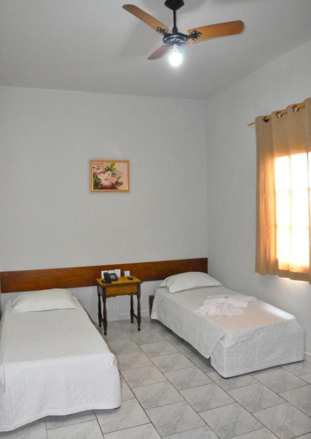 Hotel Cacula ลอนดริน่า ภายนอก รูปภาพ